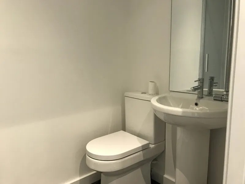 Spacious 2 Bed House // AUG 2026 - Thumbnail 2